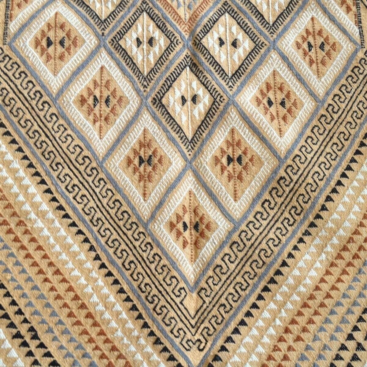 Berber carpet Large Rug Margoum Farhan 160x250 Beige (Handmade, Wool, Tunisia) Tunisian margoum rug from the city of Kairouan. R
