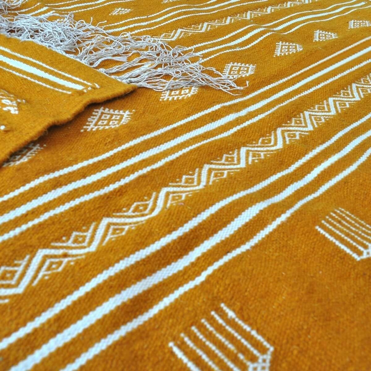 Berber Teppich Teppich Kelim Jawad 135x240 Gelb/Weiss (Handgewebt, Wolle) Tunesischer Kelim-Teppich im marokkanischen Stil. Rech