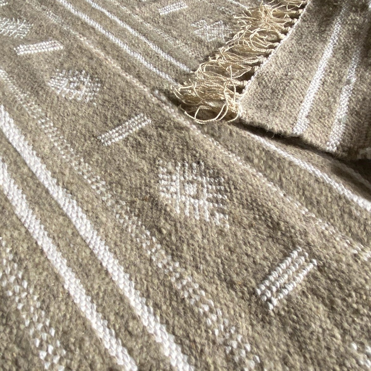 Berber Teppich Teppich Kelim Alkahfe 110x200 Grau (Handgewebt, Wolle, Tunesien) Tunesischer Kelim-Teppich im marokkanischen Stil