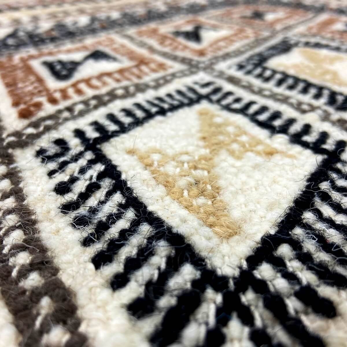 Berber tapijt Tapijt Margoum Homssi 124x204 Wit/Bruin (Handgeweven, Wol, Tunesië) Tunesisch Margoum Tapijt uit de stad Kairouan.