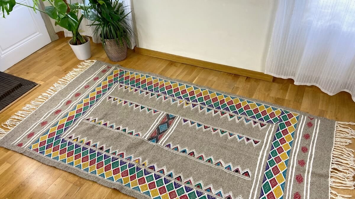 Tapis berbère Tapis Kilim Gayaya 132x250 Gris (Tissé main, Laine) Tapis kilim tunisien style tapis marocain. Tapis rectangulaire