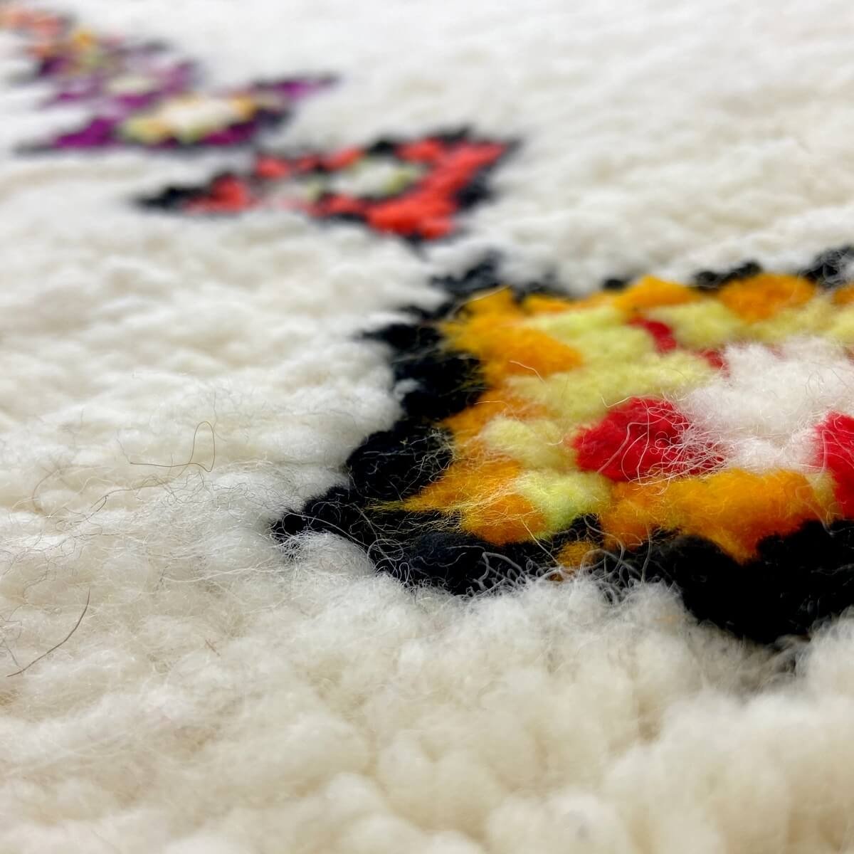 Berber carpet Rug Azilal Irwa 175x250 cm White/Multicolored (Handmade, Wool, Morocco) Tunisian margoum rug from the city of Kair