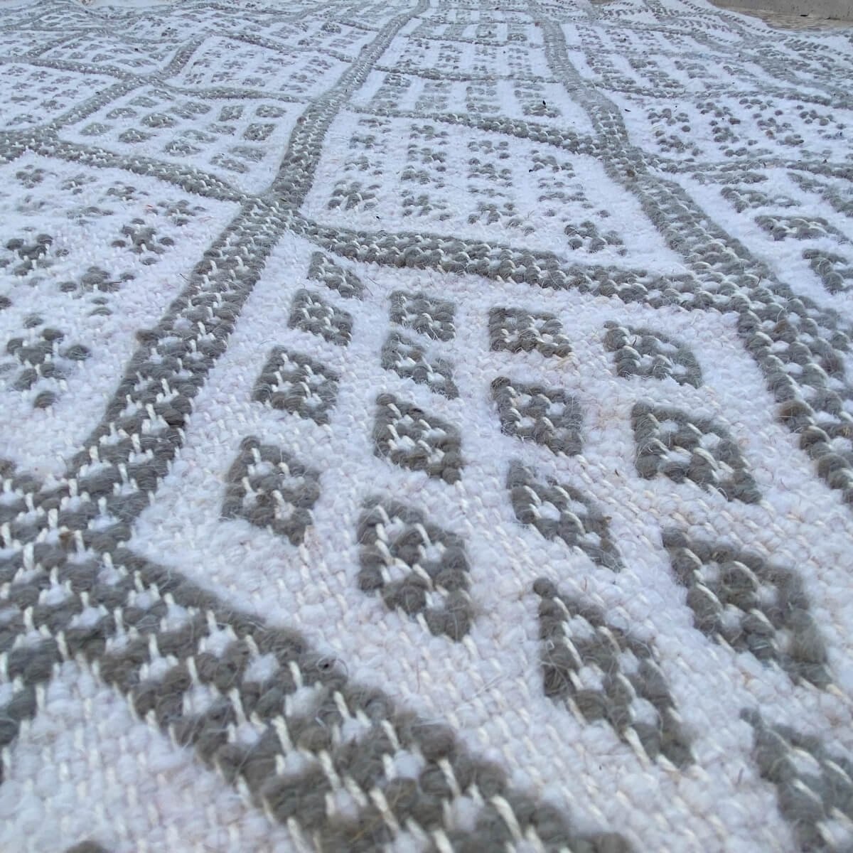 Berber Teppich Teppich Margoum Talis 135x220 Weiß/Grau (Handgefertigt, Wolle, Tunesien) Tunesischer Margoum-Teppich aus der Stad