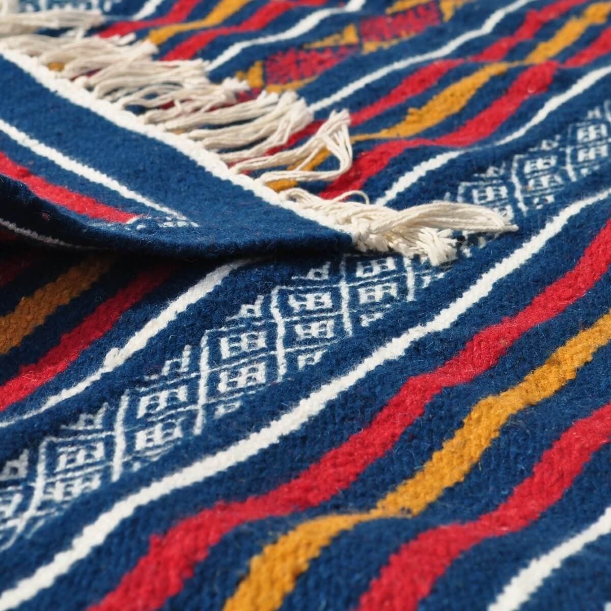 Berber Teppich Teppich Kelim Moknine 135x230 Blau/Gelb/Rot (Handgewebt, Wolle) Tunesischer Kelim-Teppich im marokkanischen Stil.